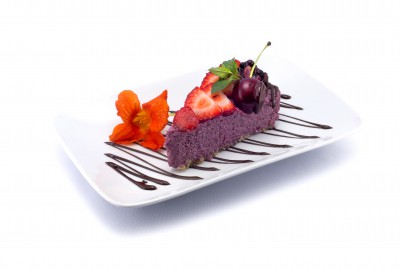 Berry Cheese Cake - Raw Vegan and Gluten Free